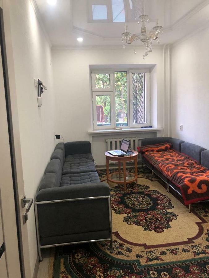 Flow Hostel Bisjkek Eksteriør billede